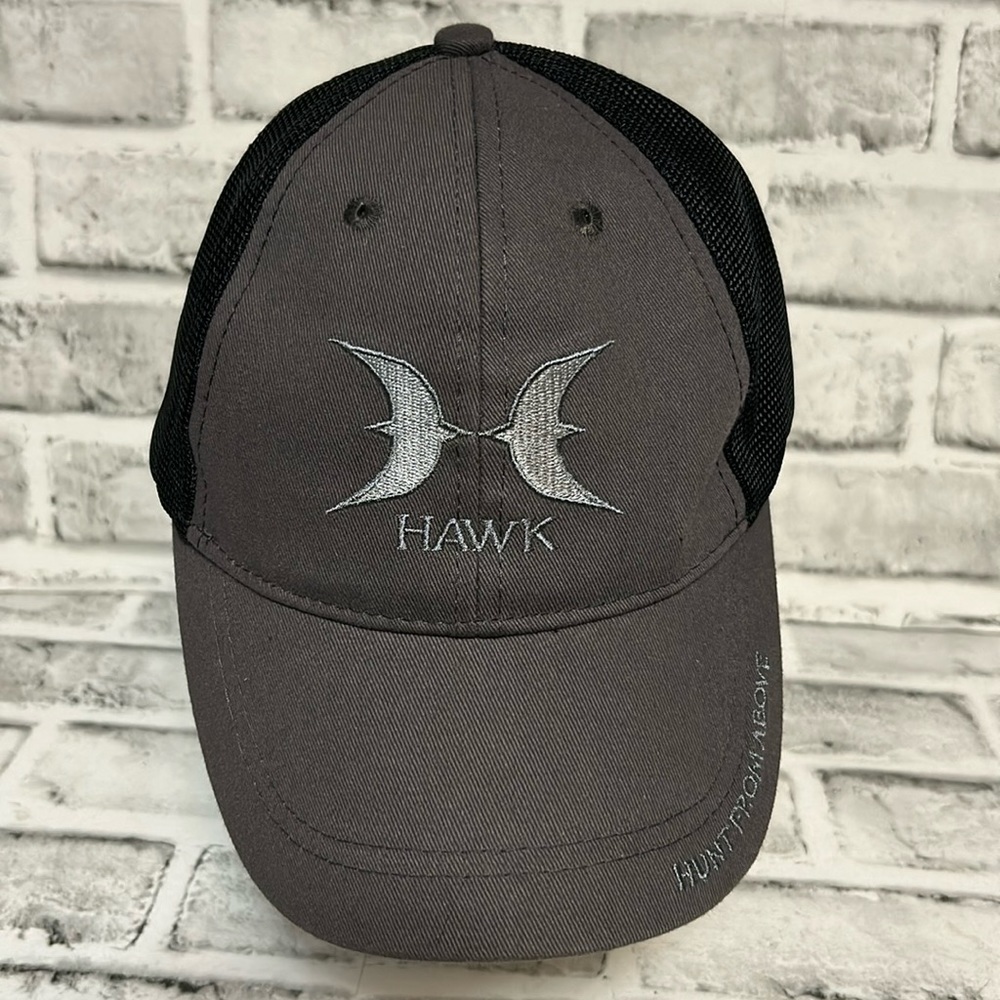 Hawk Hunting Hat Men’s OS Gray Snapback, Embroidered logo, Excellent Condition